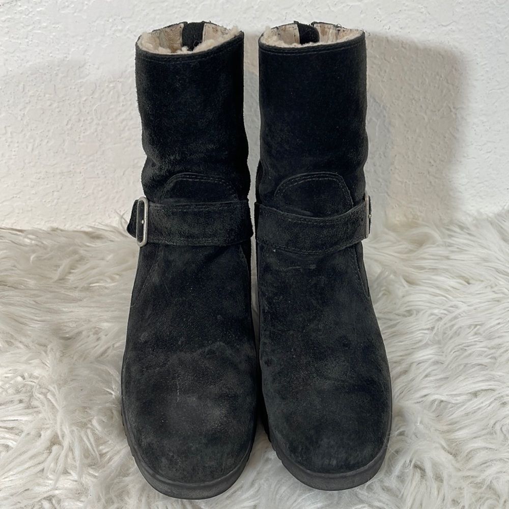 Ugg Australia Women's Black Suede Gisselle 5593 Wedge Heel Ankle Boots Size 8 - Picture 2 of 13